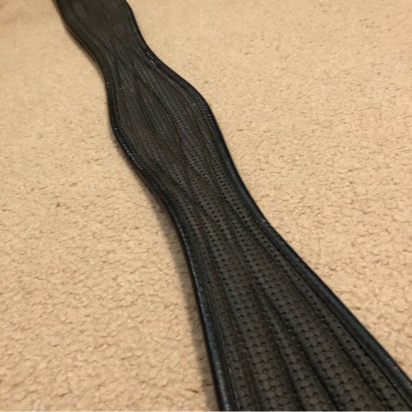 Ovation Airform Black Girth English Tack 56" - Picture 6 of 8